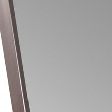 Elegante espejo de pie rectangular de longitud completa de latón cepillado