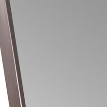 Elegante espejo de pie rectangular de longitud completa de latón cepillado