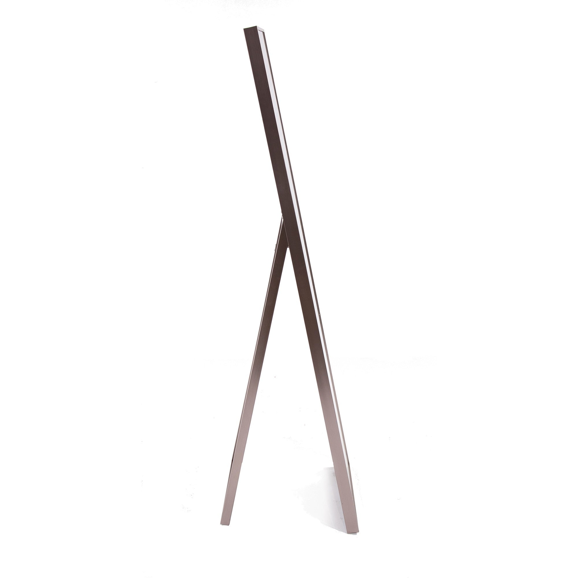 Elegante espejo de pie rectangular de longitud completa de latón cepillado