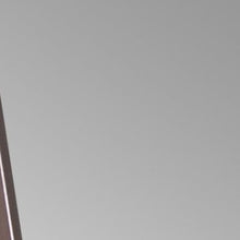 Elegante espejo de pie rectangular de longitud completa de latón cepillado