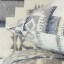 超柔軟淺灰色西南手工腰枕套