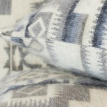 超柔軟淺灰色西南手工腰枕套