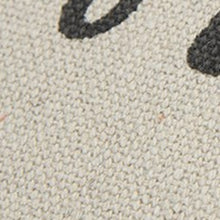 灰褐色至夜抱枕