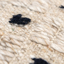Black Cream Tufted Modern Cojín