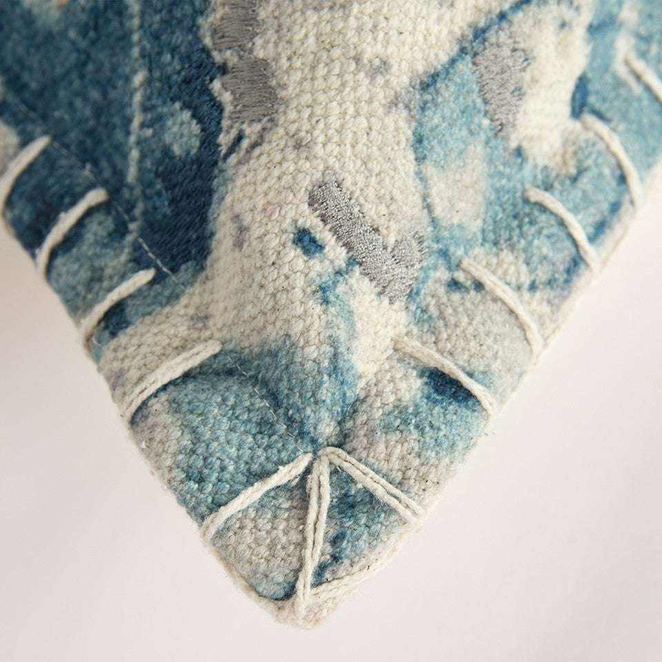 Azul Blanco Abstracto Artesanal Cojín