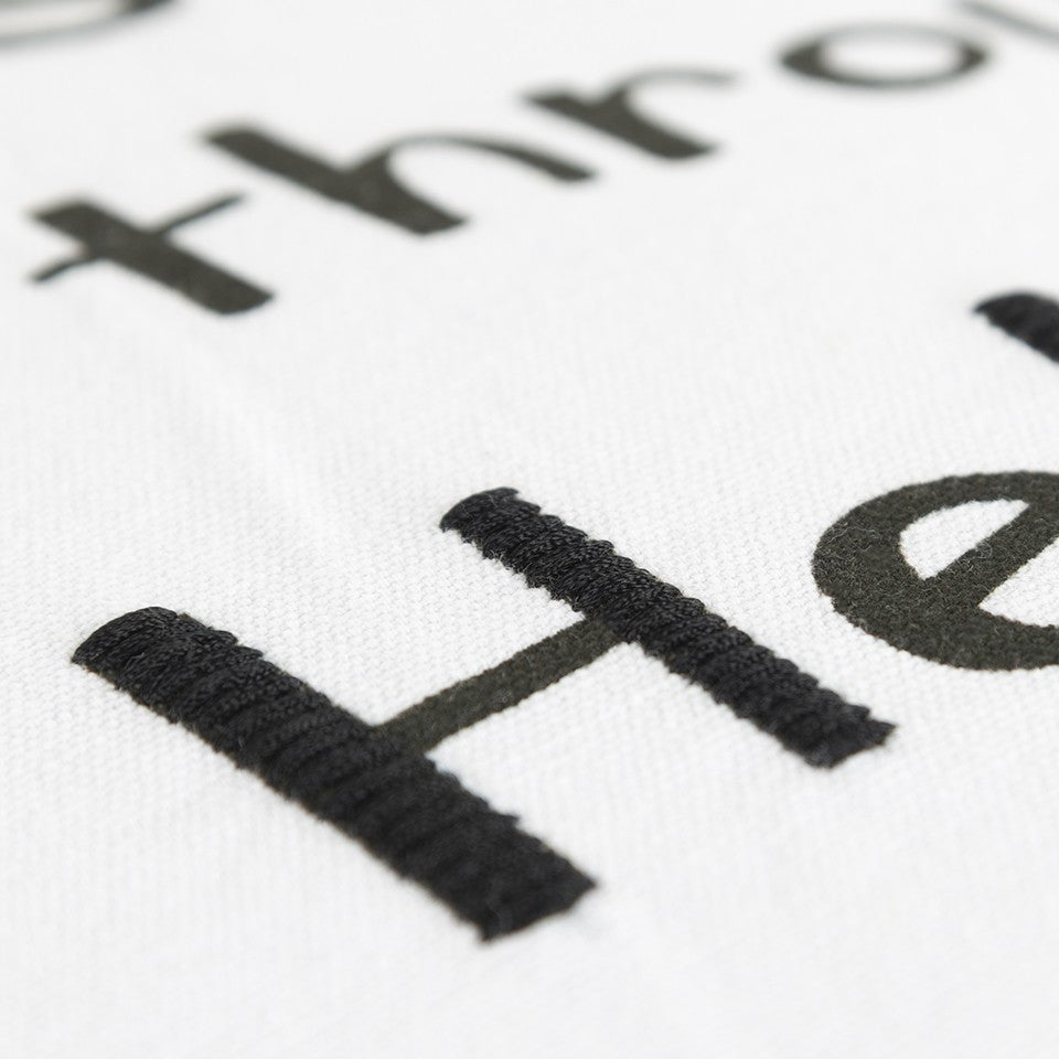 黑白 Own The Place 裝飾抱枕