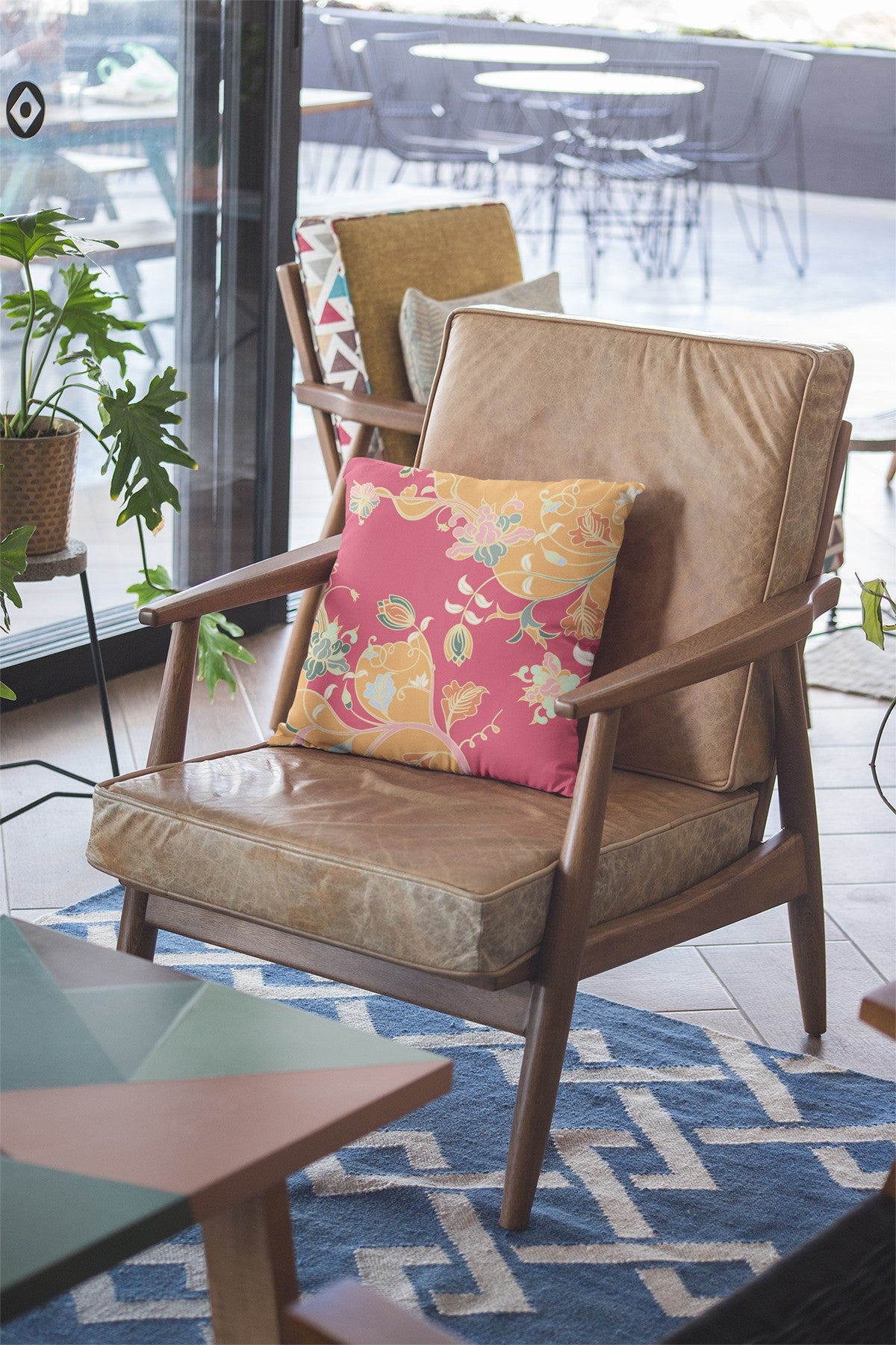 Cojín de gamuza con cremallera Orange Red Garden de 16"