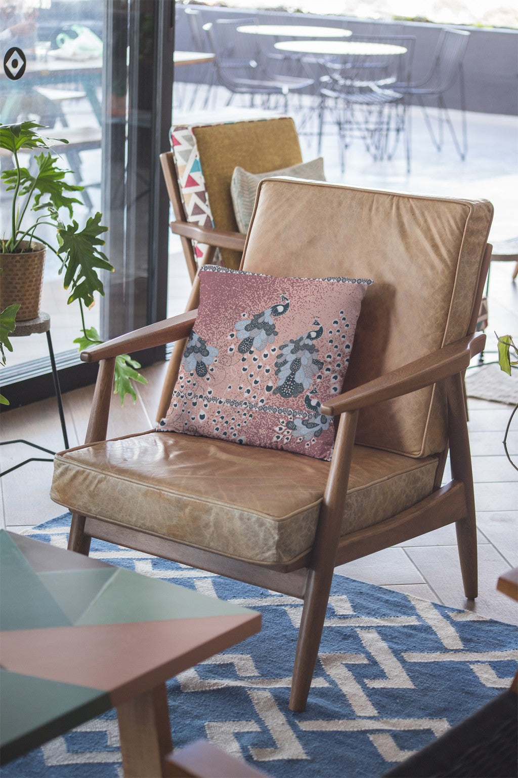 Cojín de gamuza con cremallera de pájaro boho rosa polvoriento de 18 "