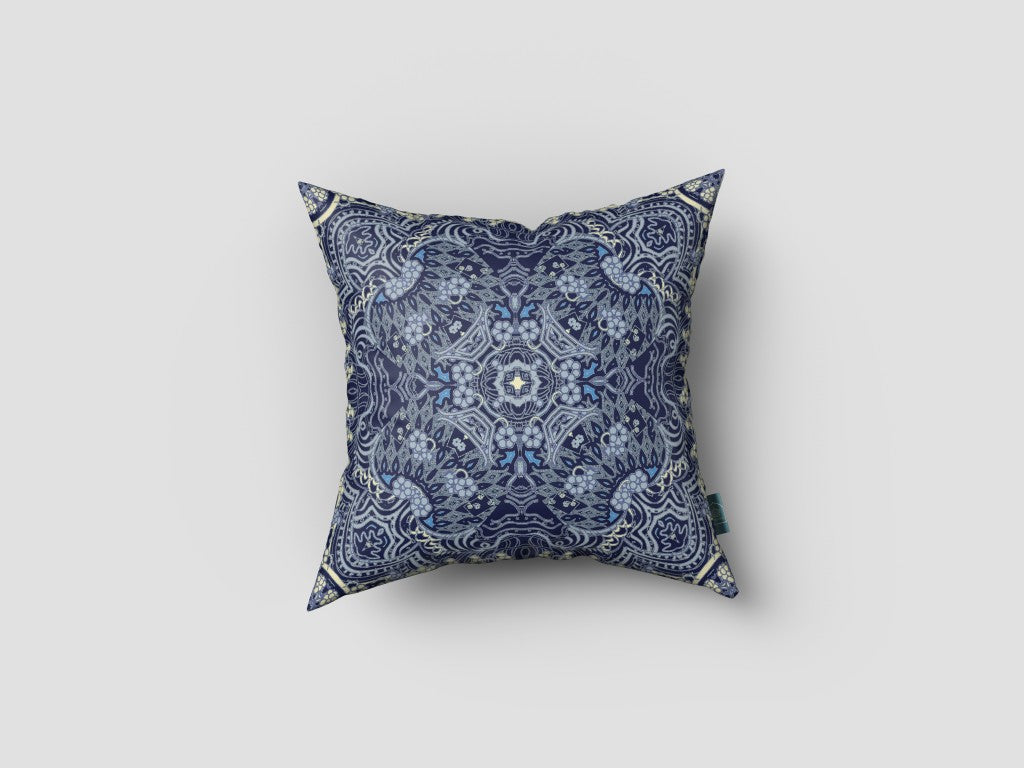 Cojín de gamuza con cremallera adornado Indigo Boho de 18 "