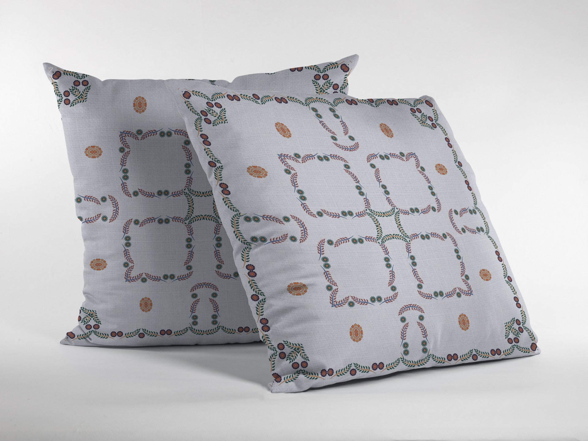 Cojín con cremallera de gamuza blanca floral de 18 "