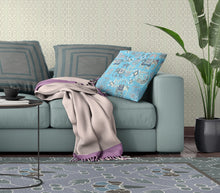 Cojín de gamuza con cremallera Paisley azul brillante y gris de 18 