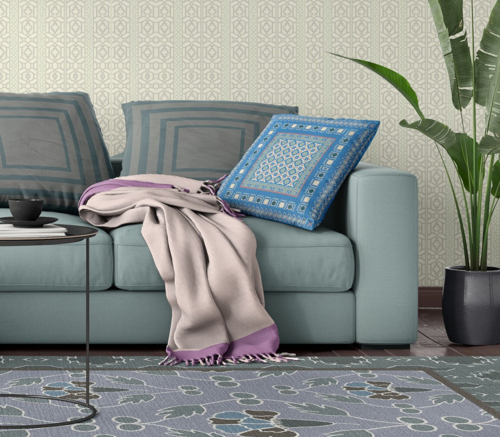 Cojín de gamuza con costura soplada floral azul y rosa de 18 "X 18"