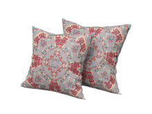 18 英寸 X 18 英寸紫色和紅色抽象吹縫絨面革抱枕