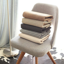 Funda de almohada lumbar de poliéster hecha a mano con cremallera de pata de gallo marrón de 12 