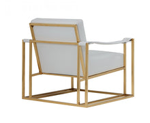 Elegante silla de polipiel blanca y acero dorado