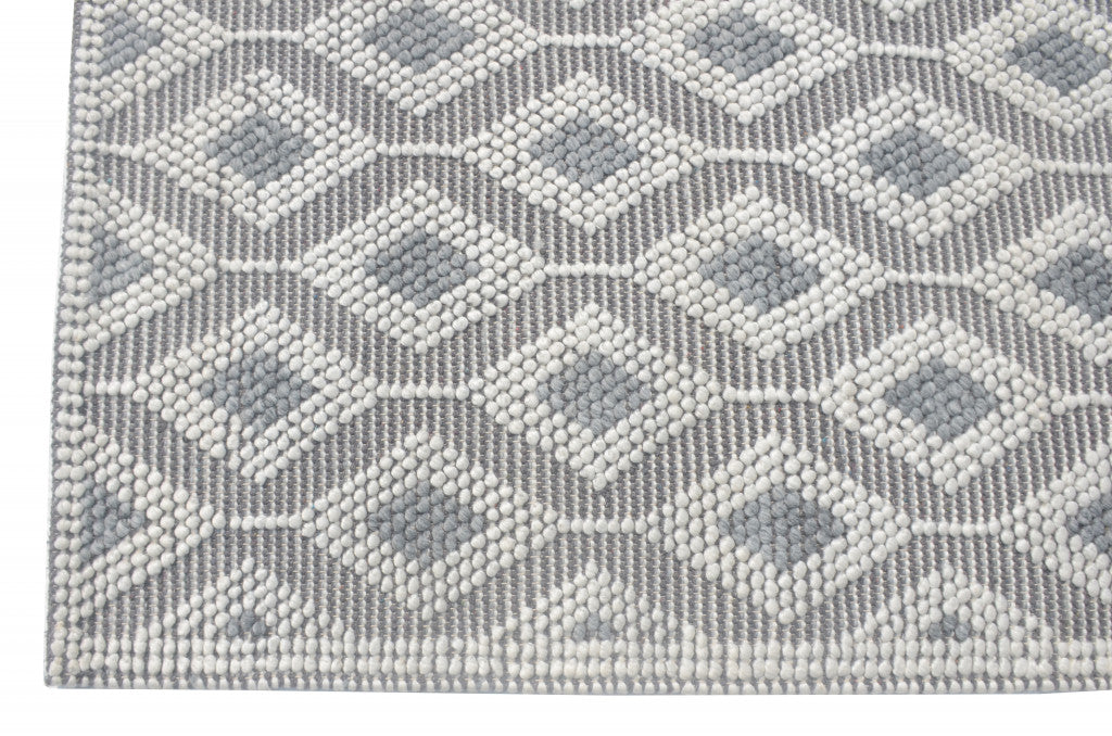 5’ x 7’ Ivory Gray Diamond Trellis Modern Area Rug