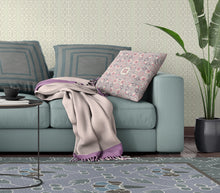 Cojín de gamuza con costura soplada floral rosa apagado de 18 