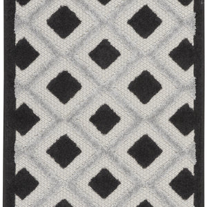 2' X 6' Black And White Gingham Non Skid Indoor Outdoor Runner Rug