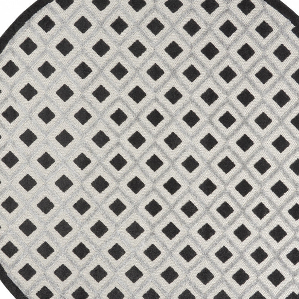 Black And White Round Gingham Non Skid Indoor Outdoor Area Rug - 8' x 8'