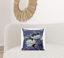 18 英寸 X 18 英寸深綠色和灰色玫瑰和蝴蝶絨面革抱枕