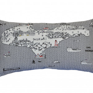 24" White Michigan Upper Peninsula Daylight Skyline Lumbar Cojín decorativo