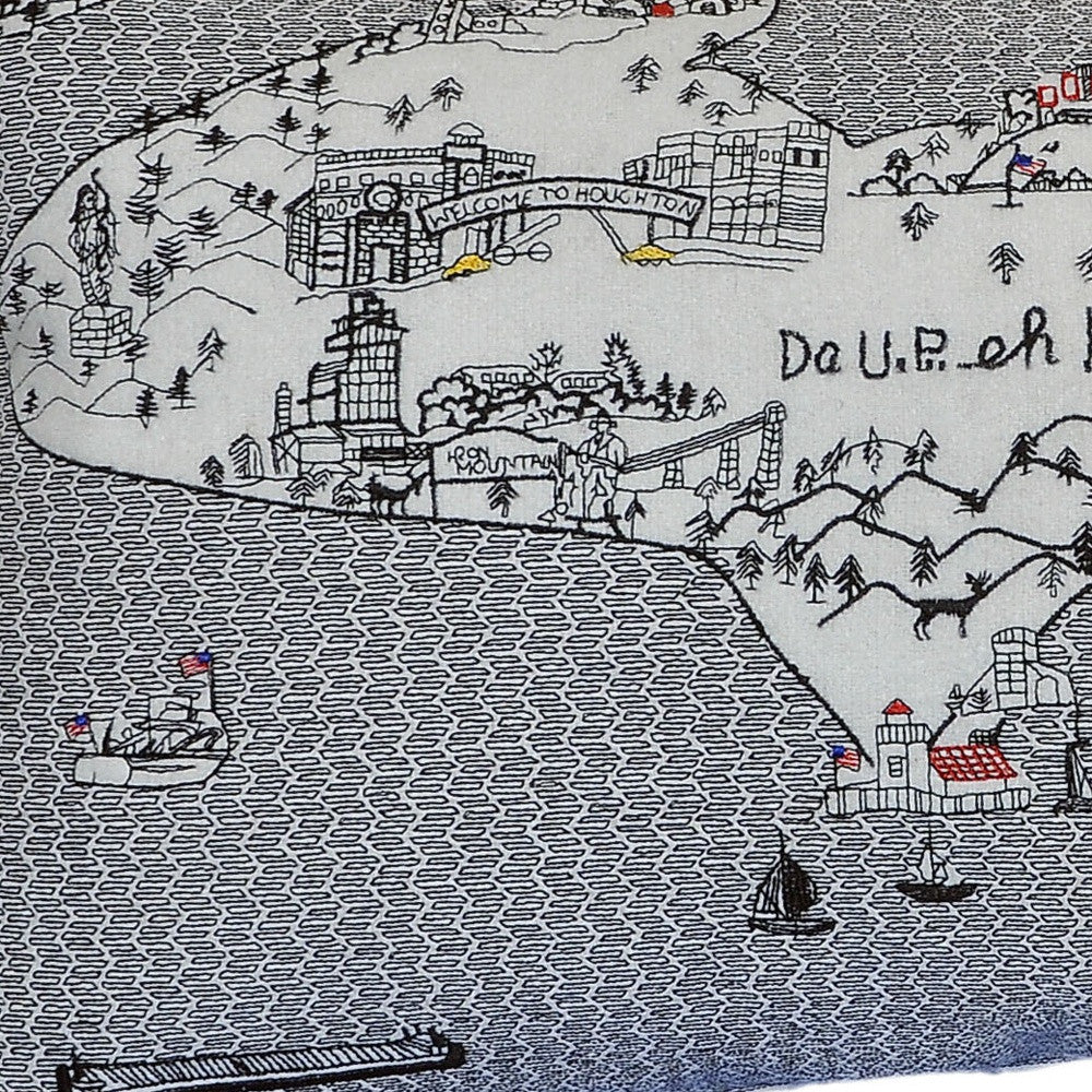 24" White Michigan Upper Peninsula Daylight Skyline Lumbar Cojín decorativo