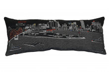 Cojín decorativo lumbar de 35 pulgadas con diseño de horizonte nocturno de Memphis, color negro