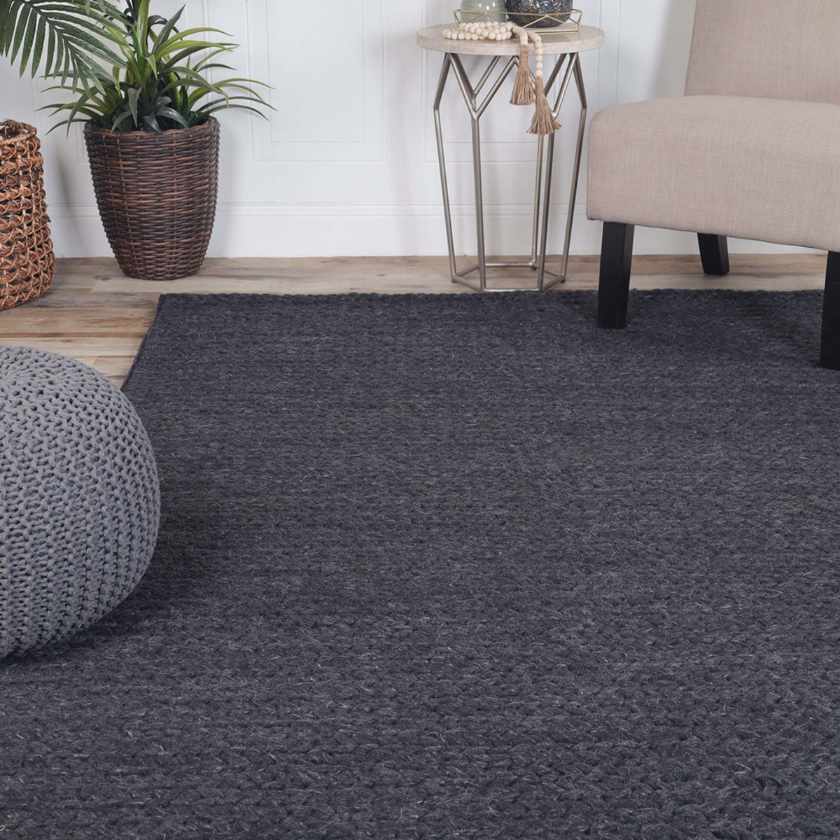 5' X 8' Black Wool Handmade Stain Resistant Area Rug