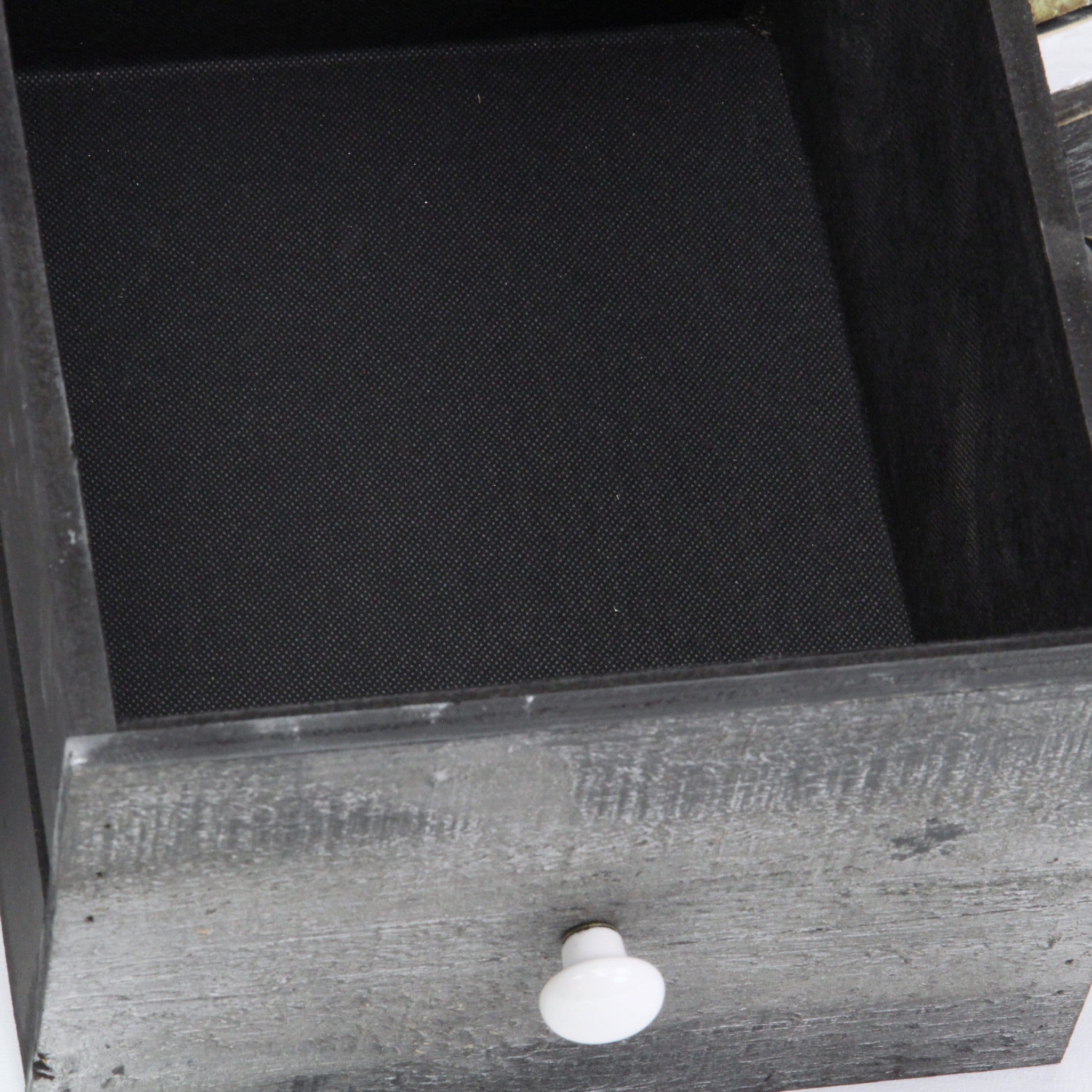 Mesa auxiliar de madera rústica blanca y negra de 30" con tres cajones