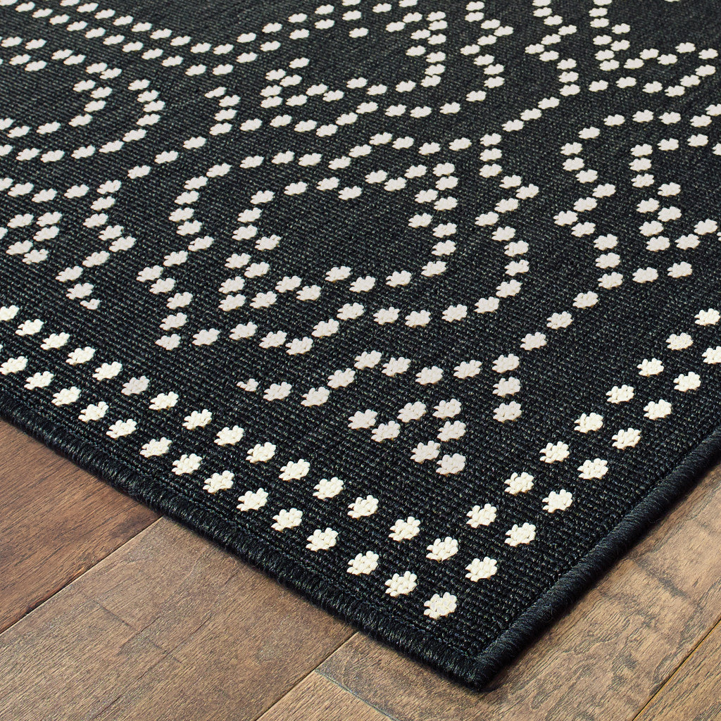 8' X 11' Black Stain Resistant Indoor Outdoor Area Rug