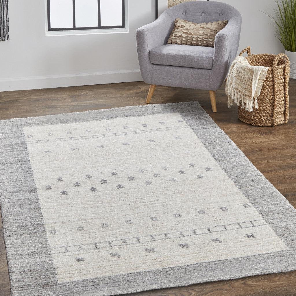4' X 6' Ivory And Gray Wool Hand Knotted Stain Resistant Area Rug