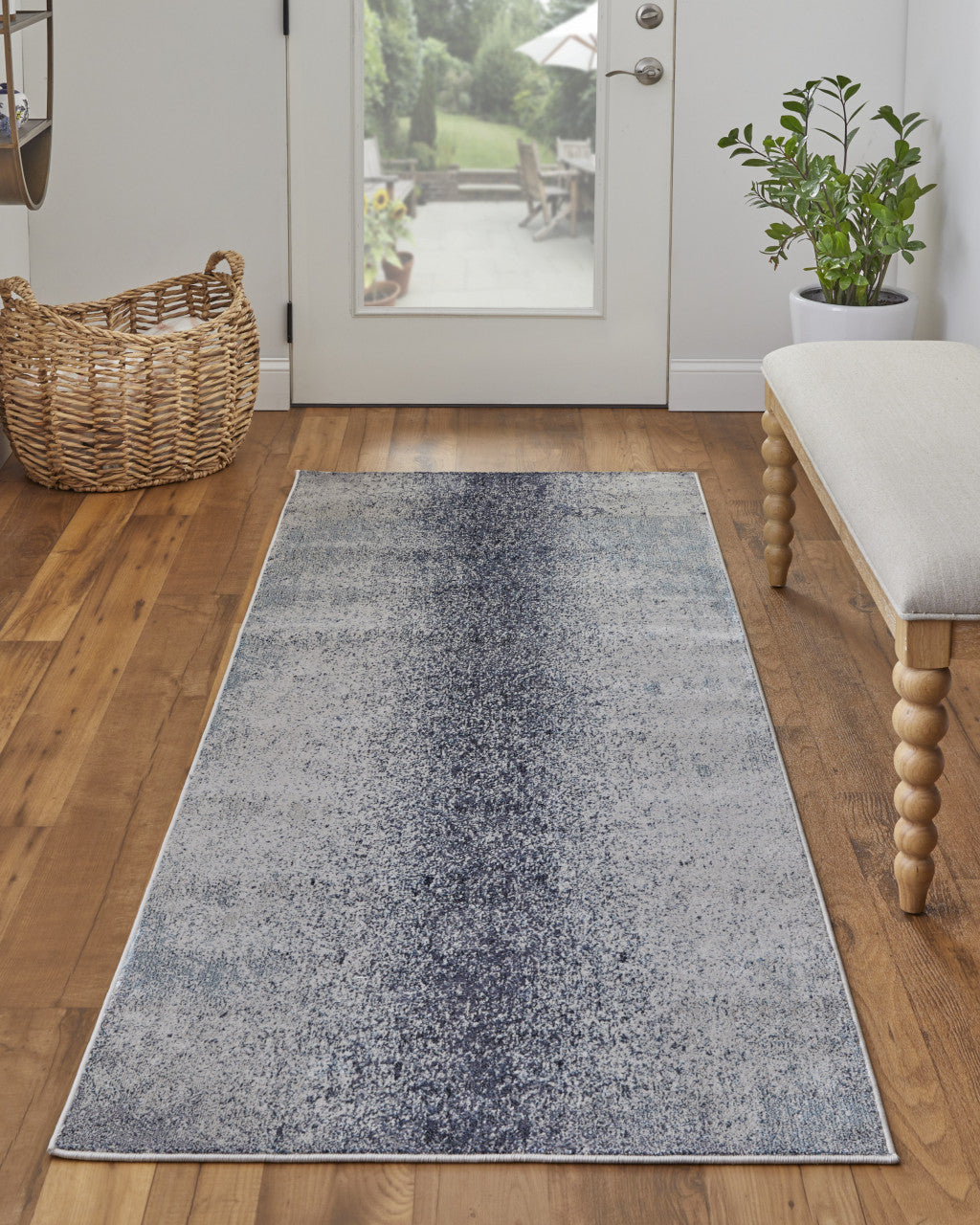 4' X 6' Ivory And Blue Abstract Power Loom Area Rug