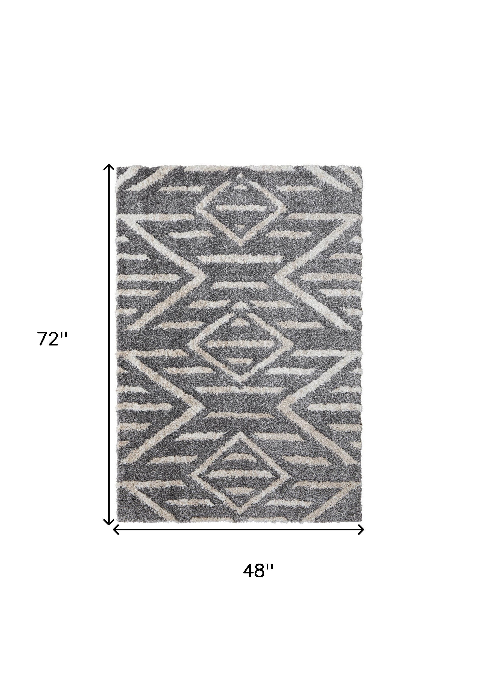 4' X 6' Gray And Ivory Geometric Power Loom Stain Resistant Area Rug