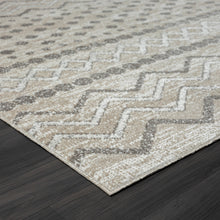 5' X 7' Beige Geometric Washable Area Rug