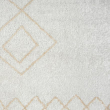 5' X 7' Cream Diamond Area Rug