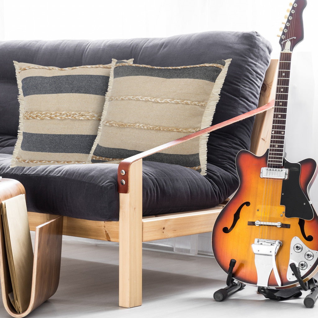 Juego de dos cojines de yute con cremallera y rayas negras - 24" x 24"