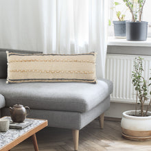 Juego de dos cojines de yute con cremallera y rayas negras - 24