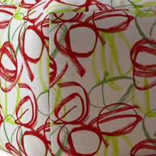 Puf otomano abstracto de algodón blanco, rojo y verde de 17