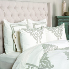 Ivory Queen 100% Cotton 200 Tc Cotton Sateen Warp:-40S Weft:- 40S, Reed:- 126, Picks:- 76 Gsm-120 Thread Count Dry Clean Only Duvet Cover